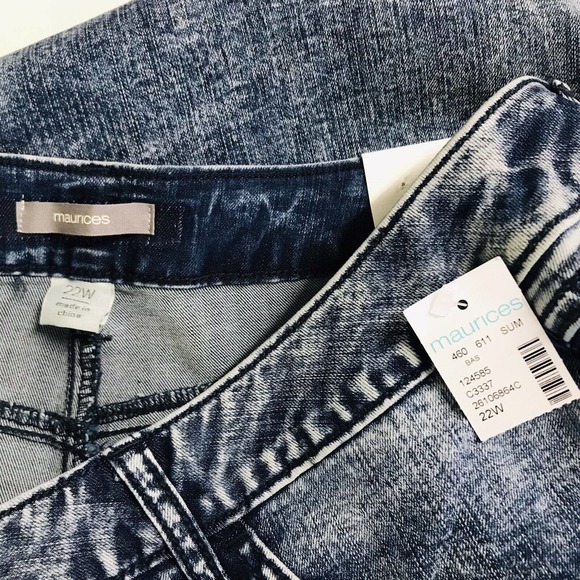 Maurices Women's 22W Capri High Rise Medium Wash Stretch 5 Pocket NWT G - Picture 2 of 5